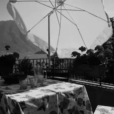 Stunning Renovated Flat On With Parking *