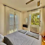 Beautiful On - Private Parking *