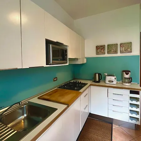 Lejlighed Stunning Renovated Flat On With Parking Mezzegra