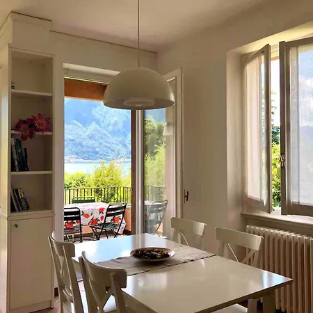 Stunning Renovated Flat On With Parking Apartment