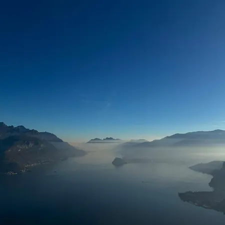 Stunning Renovated Flat On With Parking Lejlighed *