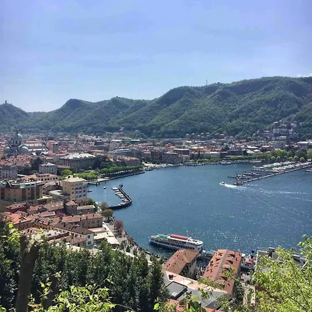 Lägenhet Stunning Renovated Flat On With Parking Mezzegra