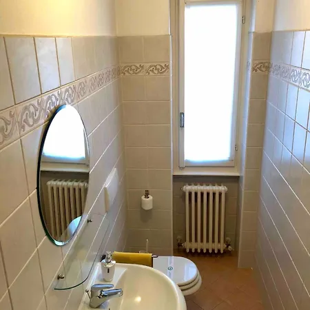 Lägenhet Stunning Renovated Flat On With Parking *