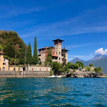 Stunning Renovated Flat On With Parking Апартаменты Меццегра