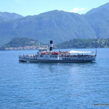 Stunning Renovated Flat On With Parking Apartman Mezzegra