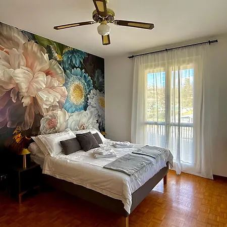 Stunning Renovated Flat On With Parking * Mezzegra